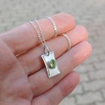 "Eszencia" kézzel készült ezüst amulett peridottal
