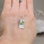 "Eszencia" kézzel készült ezüst amulett peridottal