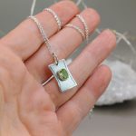 "Eszencia" kézzel készült ezüst amulett peridottal