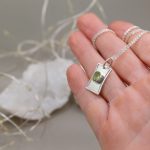 "Eszencia" kézzel készült ezüst amulett peridottal