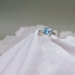 "Nature Details - Kockába zárt égbolt" - kézzel készült ezüst gyűrű topázzal