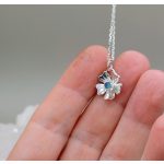 "Nature Details - Vadvirág" - kézzel vésett ezüst medál akvamarinnal