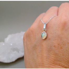 Letisztult etióp oplál amulett