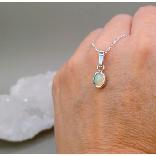 Letisztult etióp oplál amulett