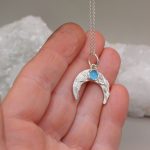 "Égi harmat" - kézzel készült ezüst talizmán kalcedonnal