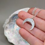 "Égi harmat" - kézzel készült ezüst talizmán kalcedonnal