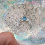 "Égi harmat" - kézzel készült ezüst talizmán kalcedonnal