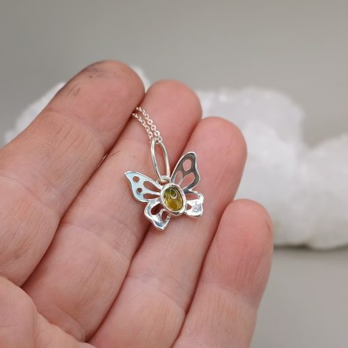 "Pillangó amulett" -kézzel készült ezüst medál turmalinal