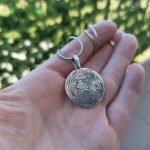 "A természet virágzó szépségei" ezüst talizmán