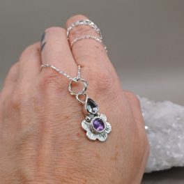   "Nature Details - A belső béke virága" ezüst amulett