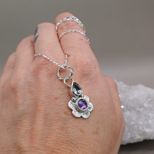 "Nature Details - A belső béke virága" ezüst amulett