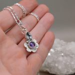 "Nature Details - A belső béke virága" ezüst amulett