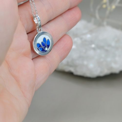 "Virágzás" kék - fehér cloisonné ezüst medál 