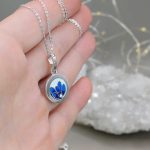 "Virágzás" kék - fehér cloisonné ezüst medál 