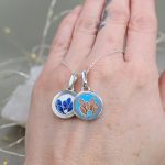 "Virágzás" kék - fehér cloisonné ezüst medál 