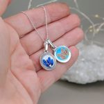 "Virágzás" kék - fehér cloisonné ezüst medál 