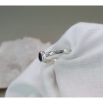 "Föld és ég találkozása" - kézzel vésett ezüst gyűrű tanzanittal