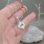 "A belső fény transzformációja" ezüst amulett
