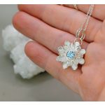 "Harmatcsepp a szirmokon" - kézzel készült ezüst amulett akvamarinnal