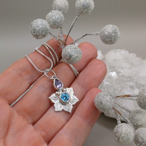 "Nature Details - A belső béke virága" - ametiszt ezüst amulett