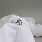 "Nature Details - Égi szellő" - kézzel készült ezüst gyűrű topázzal