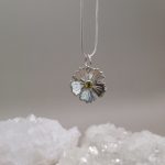 "Nature Details - Az ősz utolsó virága" ezüst medál