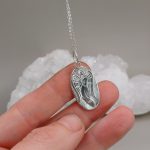 "Gyakorló angyalok talizmánja" - kézzel vésett ezüst medál 