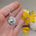 "Nature details - kyanite hullámzás" - kézzel készült ezüst medál