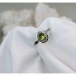 "A természet szívdobbanása" - kézzel vésett ezüst gyűrű peridottal