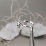 "Nature Details - Peridot Virág" - kézzel készült ezüst gyűrű