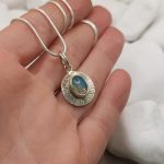"Nature deatils - ezer arcú opál" ezüst talizmán