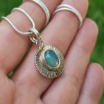 "Nature deatils - ezer arcú opál" ezüst talizmán