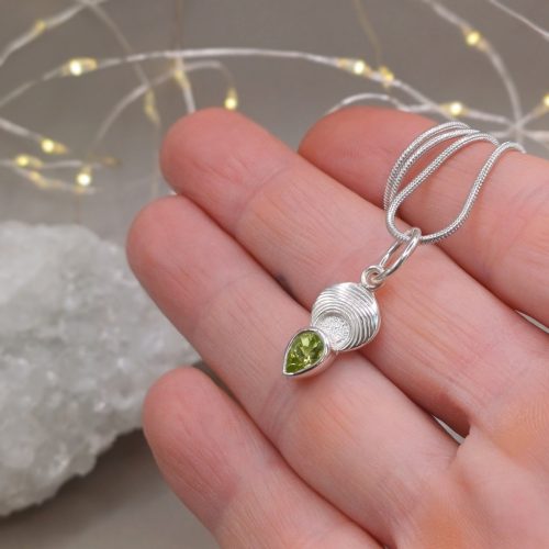 "Luna - Peridot" ezüst amulett