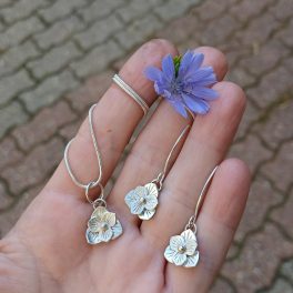   "Nature Details - Réti virág" ezüst fülbevaló és ezüst medál szett