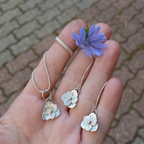 "Nature Details - Réti virág" ezüst fülbevaló és ezüst medál szett