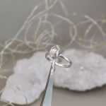 "Nature Details - Női lélek fénye" - kézzel vésett ezüst gyűrű herkimer gyémánttal